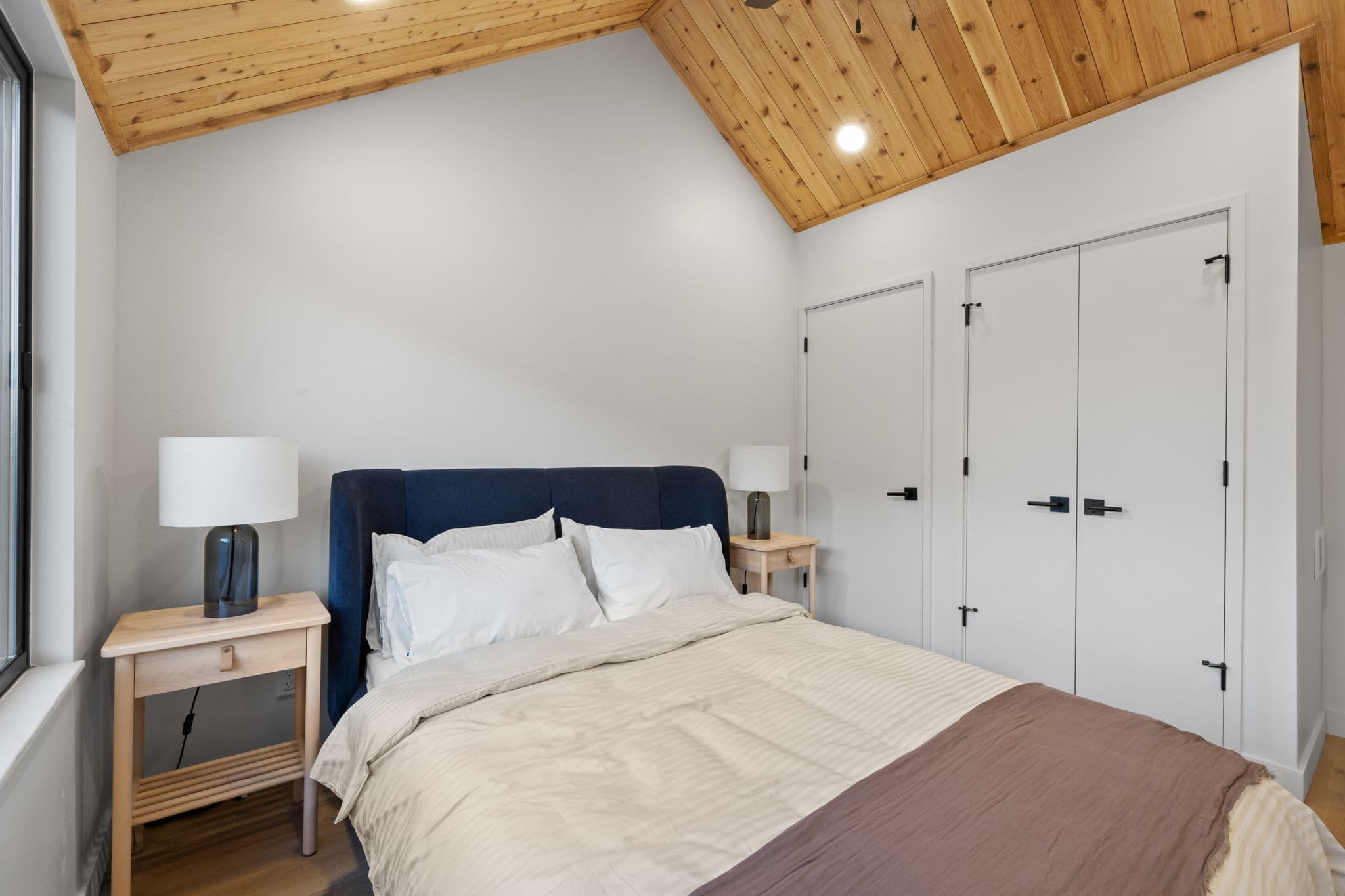 Mysa 400 bedroom