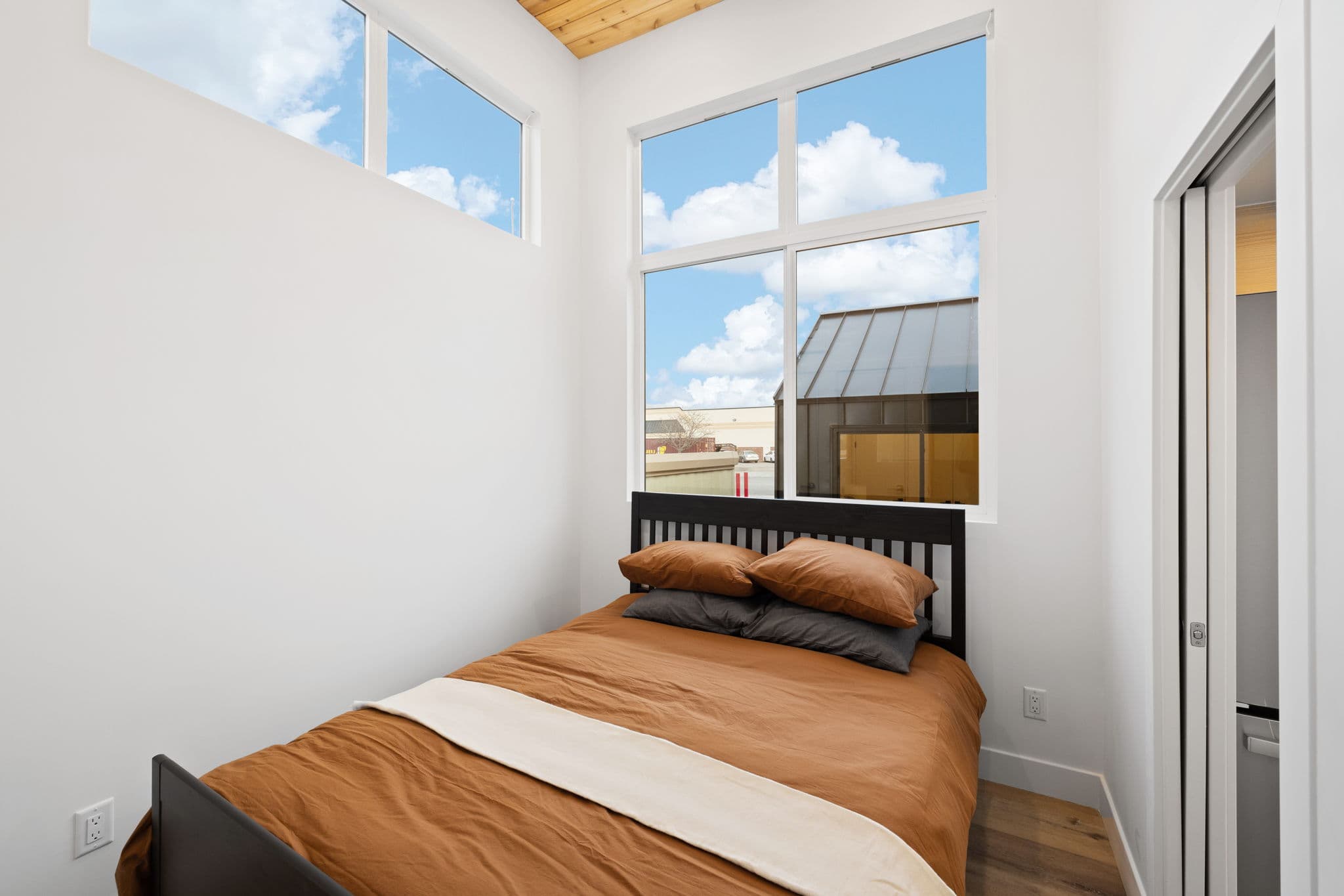 Skyview 400 bathroom